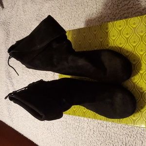 Gianni Bini booties